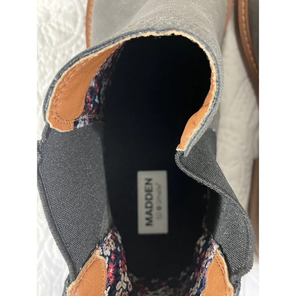 Steve Madden step up